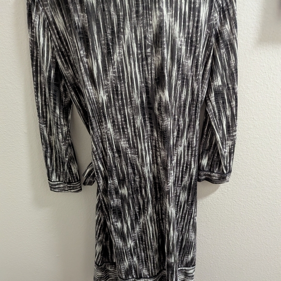 BCBG wrap dress size M - Picture 5 of 6
